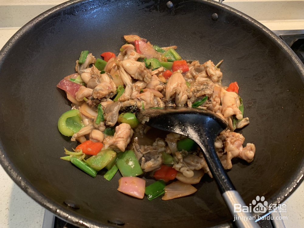 怎么做爆炒牛蛙?