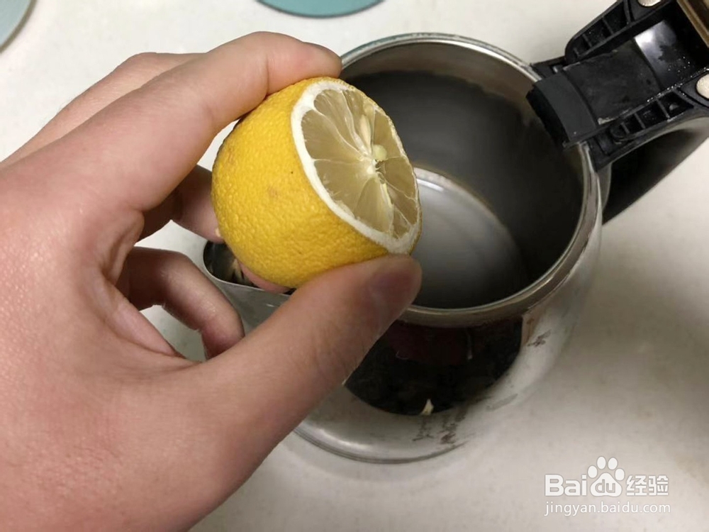 怎么去除电热水壶里的水垢