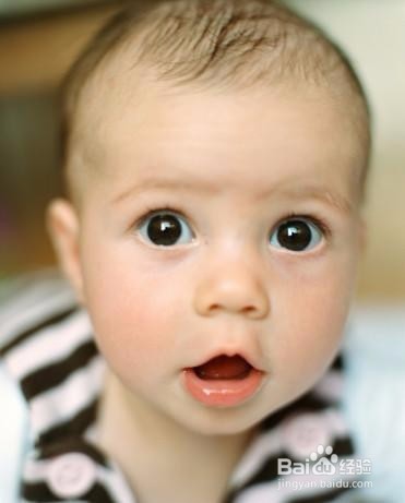 空调房熬夜致重度干眼症 缓解干眼症的方法