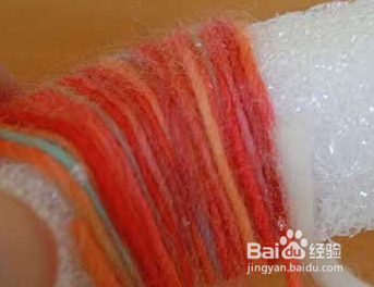 海绵上缠绕纱线 制作漂亮节日装饰烛台！