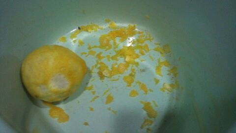 马卡龙夹馅柠檬奶油霜