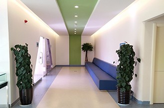 青光眼的早期症状有哪些 ？如何治疗