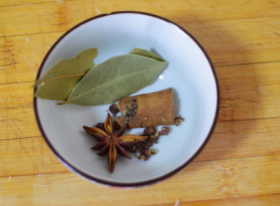 红烧肉炖土豆