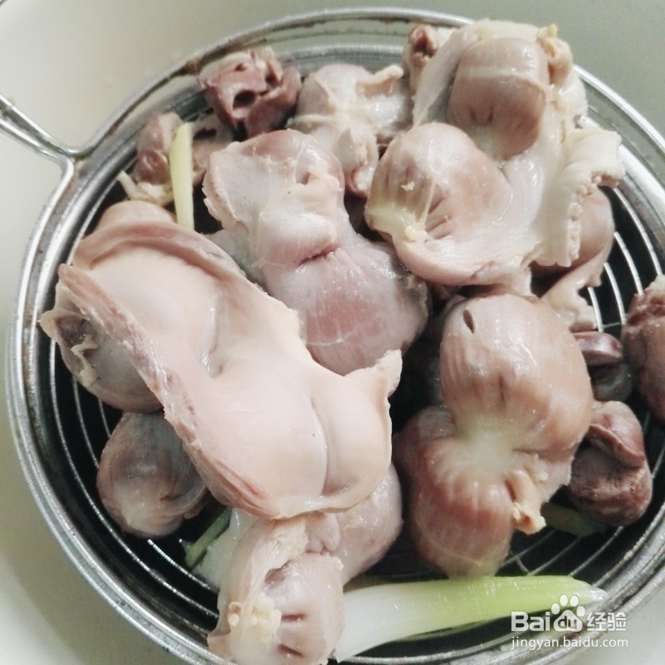 鸡肫炒辣椒的做法