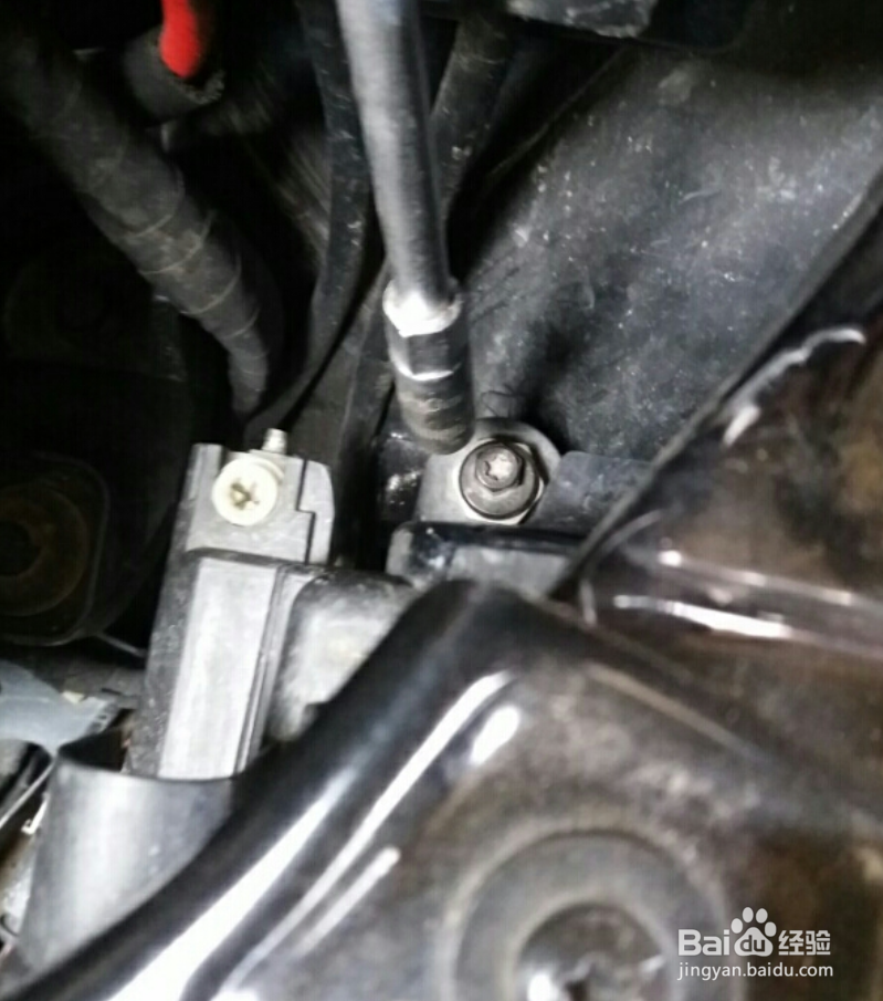 新速腾大灯怎么拆装