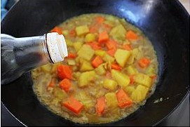 黄金咖喱猪扒饭
