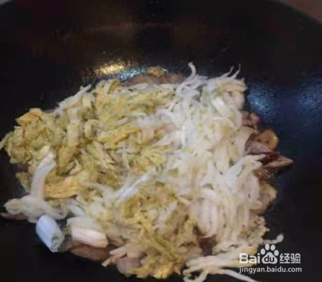 酸菜白肉在家怎么做好吃？