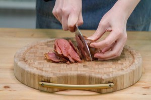 教大家做酸香牛肉锅