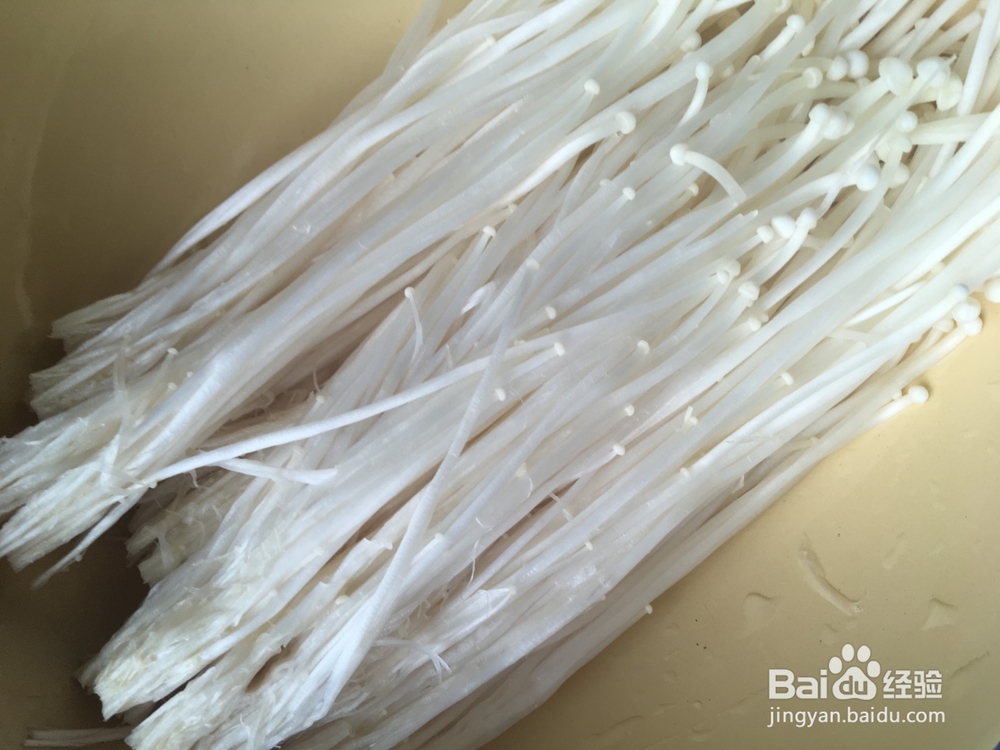 胡萝卜炒金针菇油泼挂面