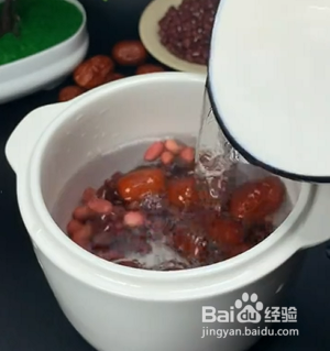 如何自制养生红豆汤?
