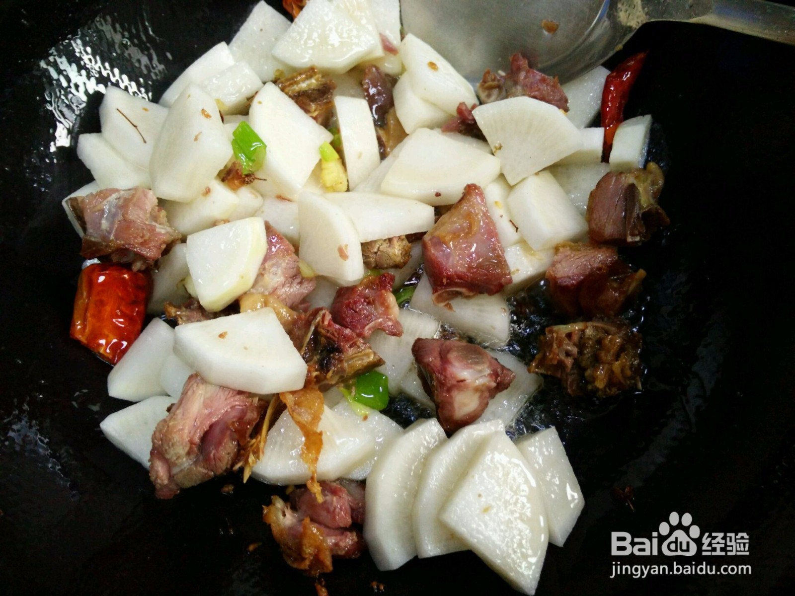 老鸭腿炖萝卜的做法