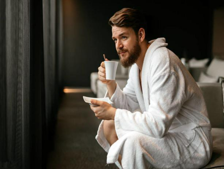 中年夫妻亲一口噩梦能做好几宿下一句是什么