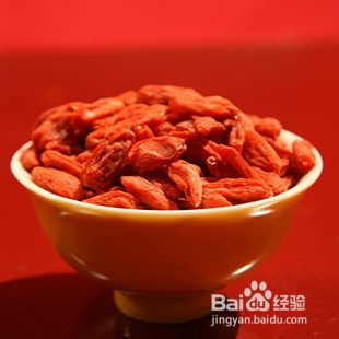 自制枸杞牛奶排毒美白面膜