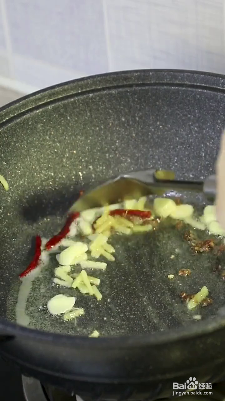 如何制作好吃的排骨土豆烧豆角