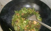 芹菜炒肉制作方法