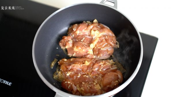 无油蒜香鸡腿饭