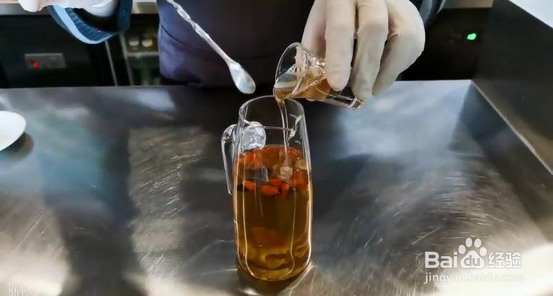 罗汉果雪梨蜂蜜水