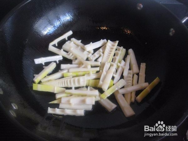豆芽炒韭菜的做法