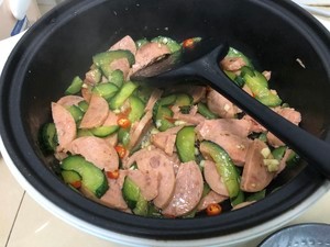 黄瓜炒火腿的做法详细教程(精品)