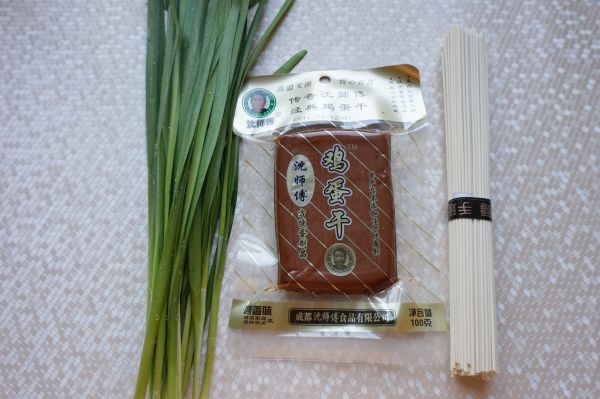 韭菜鸡蛋干炒面