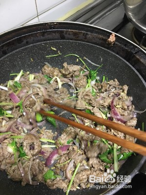 葱爆肥牛的做法？教你怎么做葱爆肥牛
