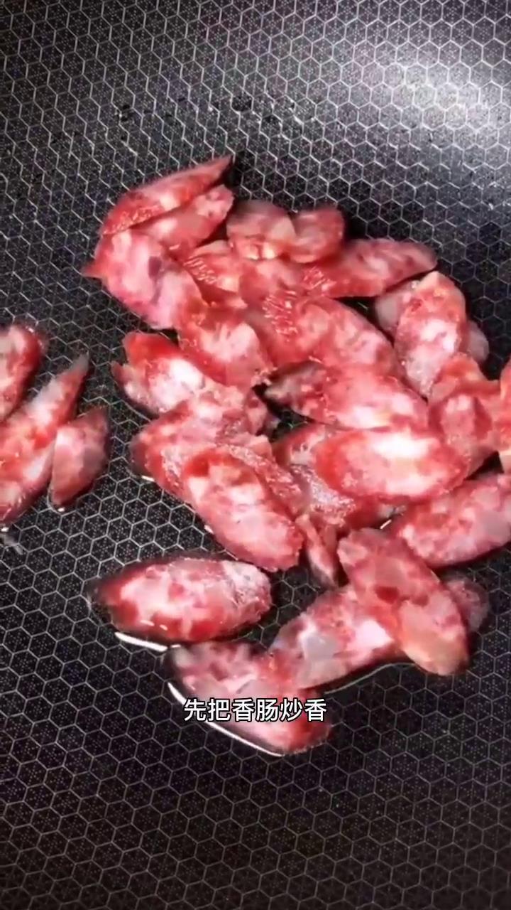如何做香肠西葫芦