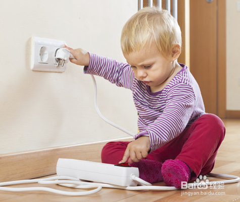 婴儿要注意周围那些潜在的危险？