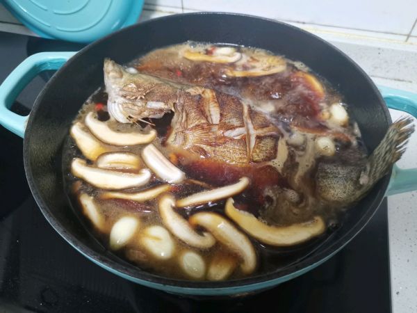 香菇豆腐煮桂鱼米粉