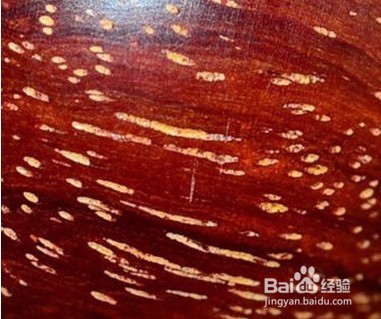 识别小叶紫檀真假金星的方法