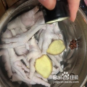 食谱:酸辣无骨鸡爪的具体做法