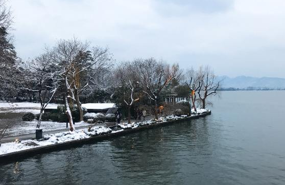 西湖“断桥残雪”名字的来源