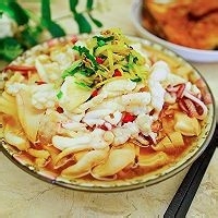 怎么做酱油鱿鱼炖豆腐？