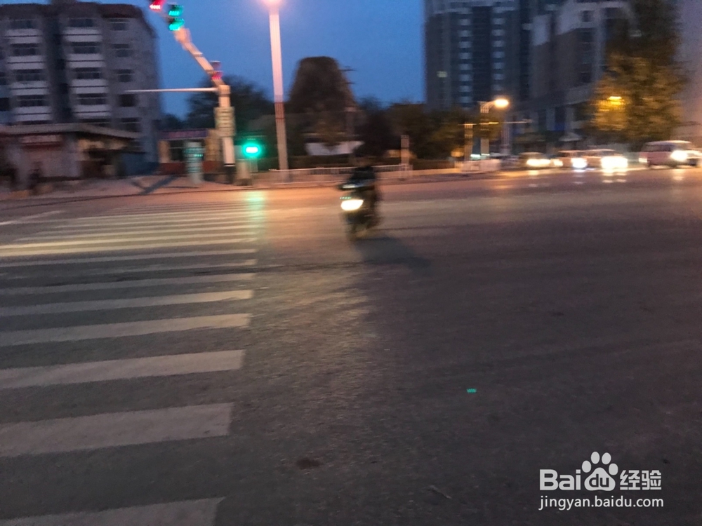 新手开车要注意哪些交通情况