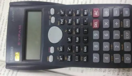 CASIO计算器数字只显示一半是什么原因