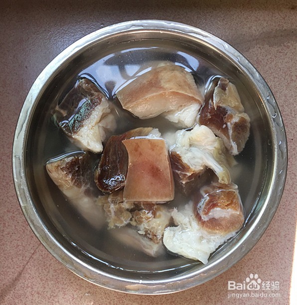 萝卜炖腊猪蹄肉