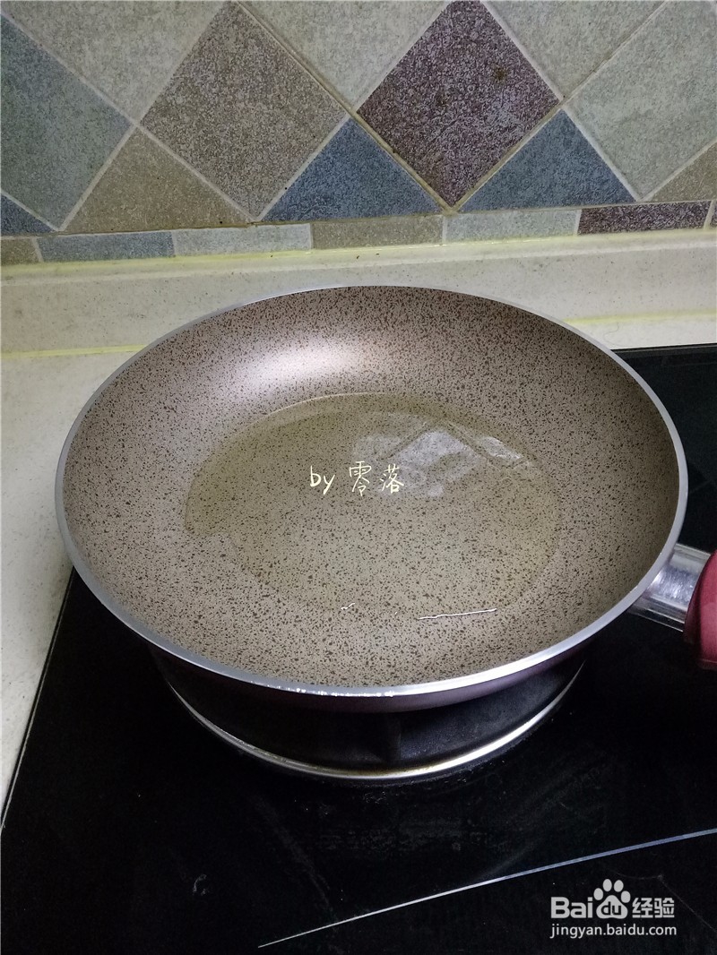 五花肉炖粉条——五花肉粉条一起炖，香惨了！