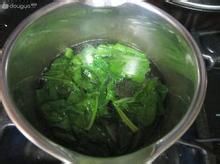 白衣服淋雨变黄怎么办