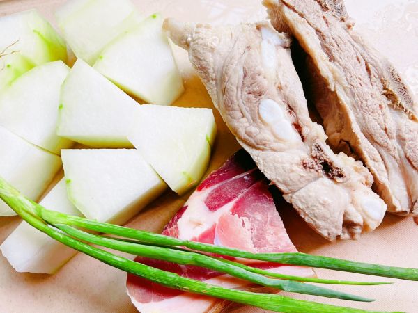 冬瓜排骨火腿汤