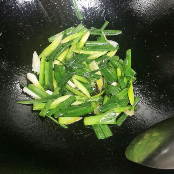 家常蒜香黄鱼鱼籽