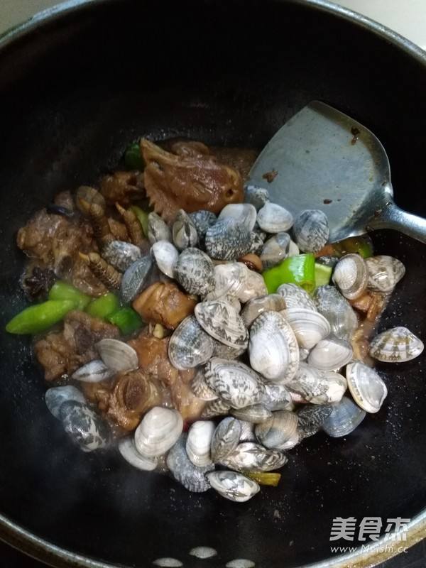 铁锅蛤蜊鸡的做法[图]