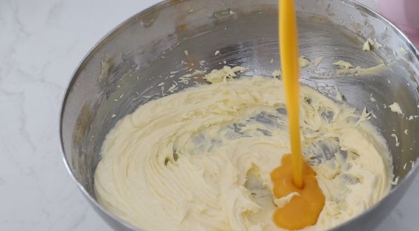 百香果蓝莓磅蛋糕