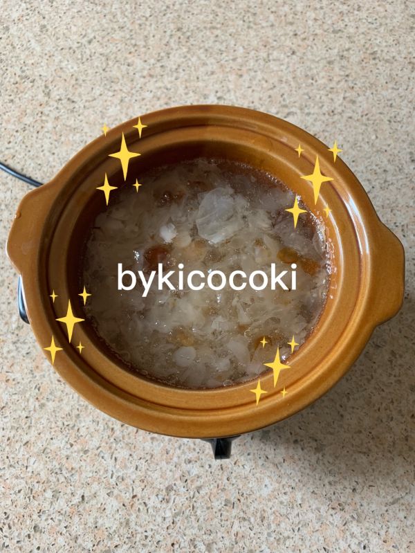 牛奶桃胶银耳羹