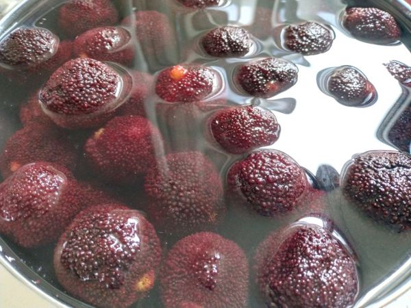 荔枝杨梅冰糖饮