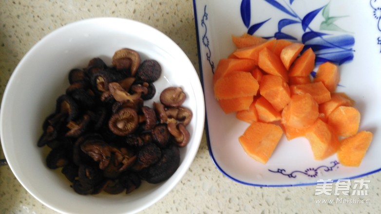 煮胡萝卜香菇水饺