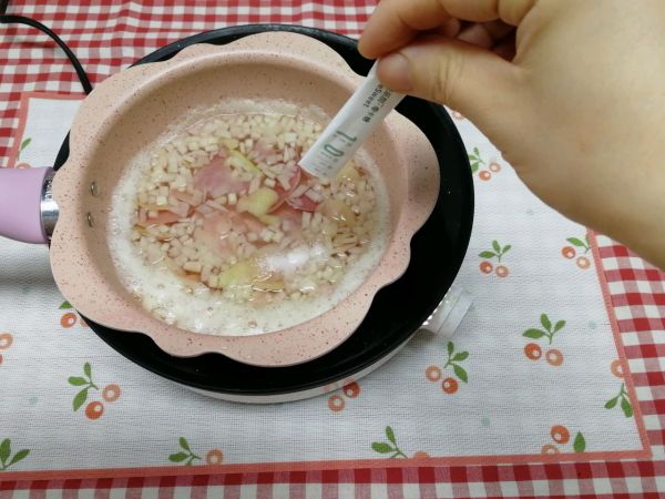 蜜桃双色果冻布丁