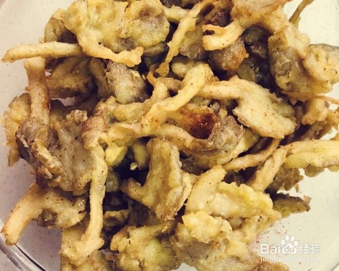 如何制作咸香的酸梅汁椒盐炸蘑菇?