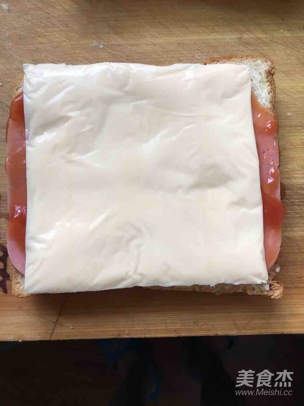 火腿鸡蛋三明治