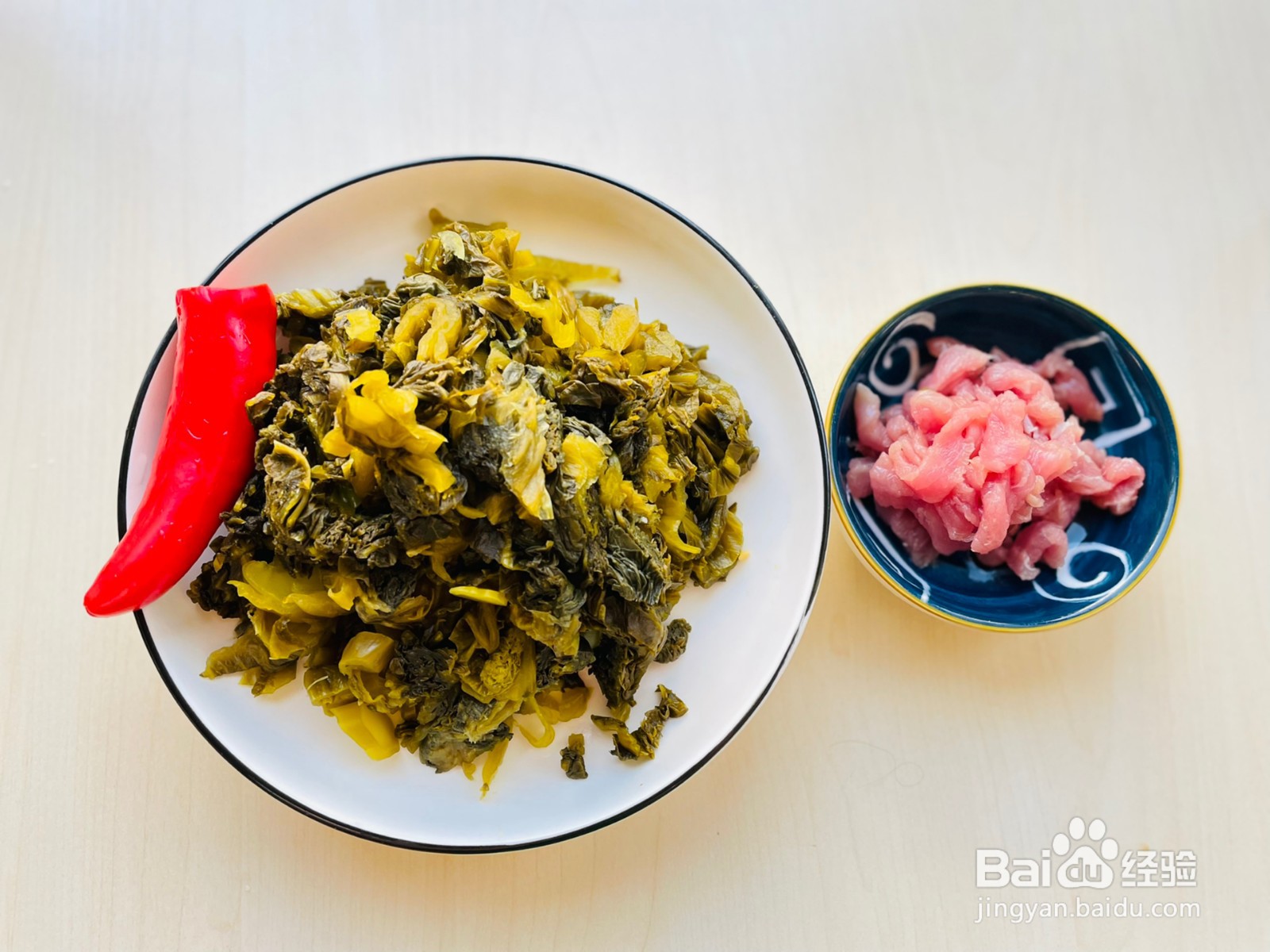 酸菜炒肉丝的做法