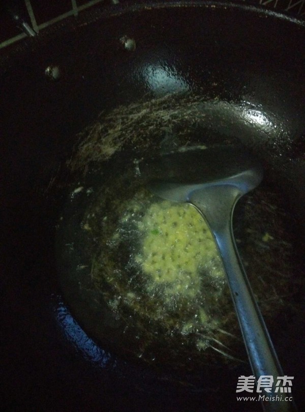 农家辣椒炒田螺肉