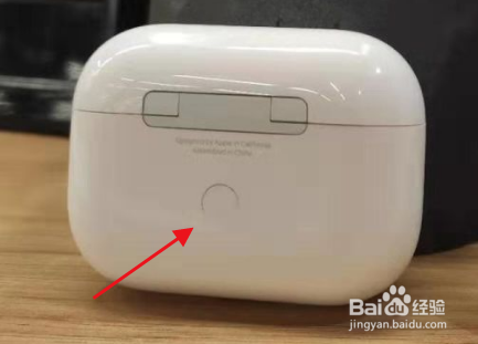 airpodspro闪橙灯连不上手机